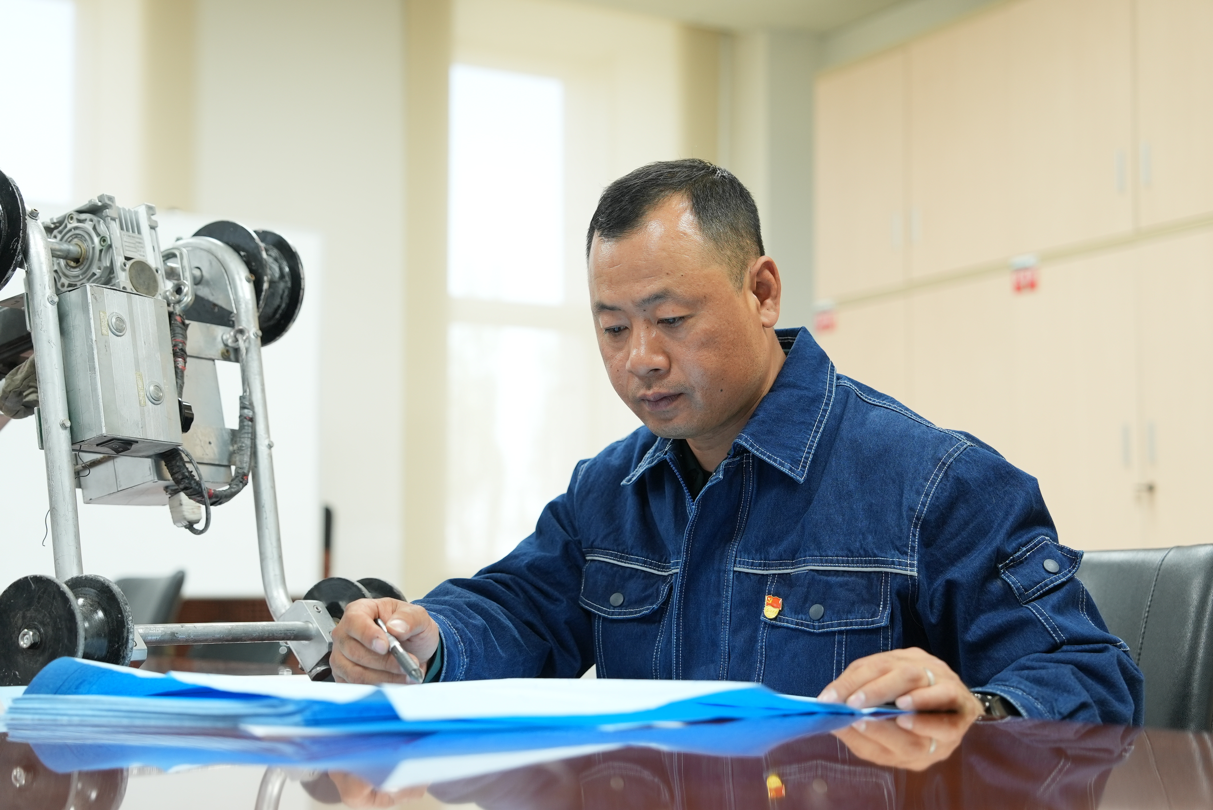 研究設(shè)備圖紙.JPG