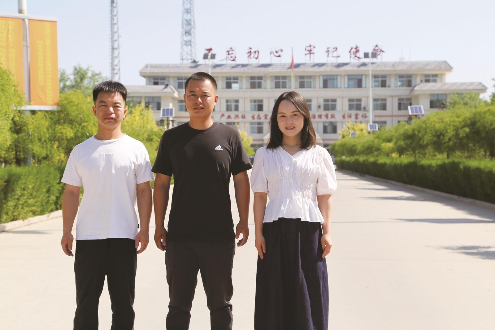 81c1a6fc-887a-43fb-a0f2-e4258f3cda6f.jpg