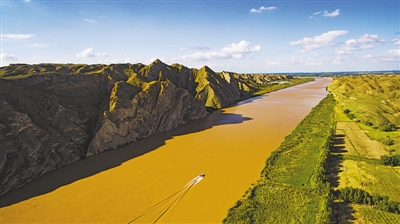 <p>　　　　十里長峽十里景。</p>