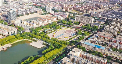 <p>　　　　中寧縣城一景。</p>